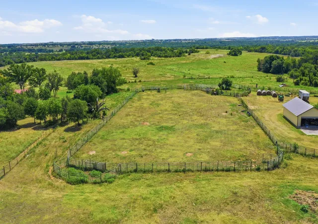 Photo 4 of House for sale at 3624 County Road 398, Stephenville, TX 76401 | MLS# 21321095 | Listing updated on 2026-10-06