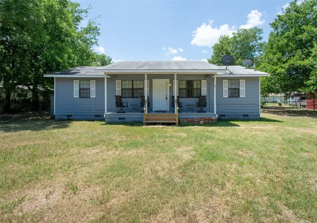 Homes for sale in Kemp, TX | 8400 Lady Bird, Kemp, TX 75143 | MLS# 21321497