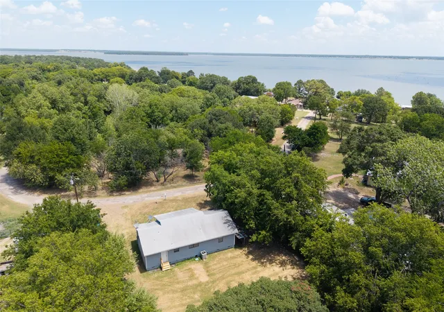 Homes for sale in Kemp, TX | 8400 Lady Bird, Kemp, TX 75143 | MLS# 21321497