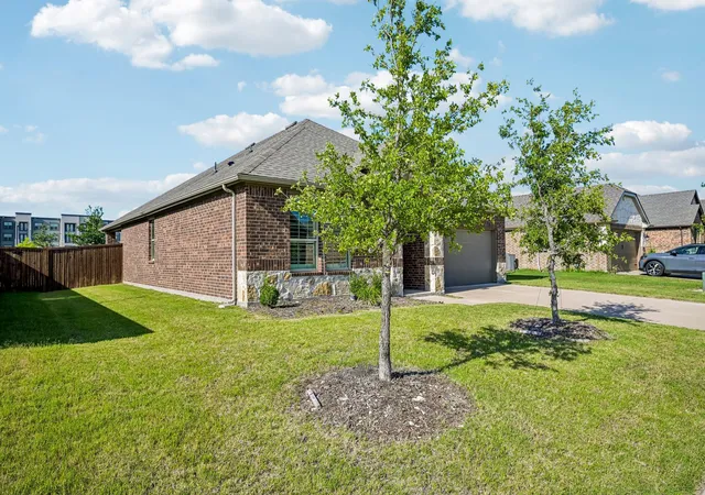 Photo 2 of Single family home for sale at 400 Penn St, Anna, TX 75409 | MLS# 21317980 | Listing updated on 2026-07-16