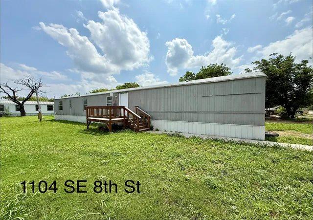 Photo 1 of Multi family home for sale at 9999 Se 8th St, Mineral Wells, TX 76067 | MLS# 21310155 | Listing updated on 2026-08-22
