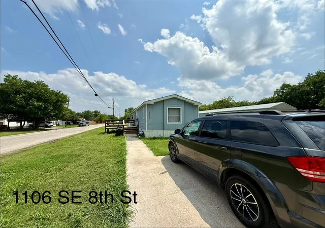 Photo 3 of Multi family home for sale at 9999 Se 8Th St, Mineral Wells, TX 76067 | MLS# 21310155 | Listing updated on 2026-08-22