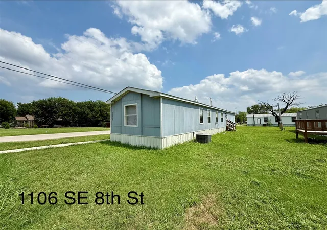 Photo 4 of Multi family home for sale at 9999 Se 8Th St, Mineral Wells, TX 76067 | MLS# 21310155 | Listing updated on 2026-08-22