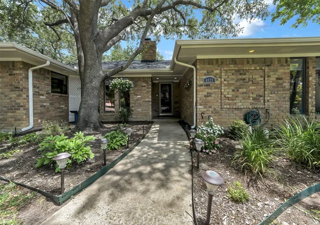 Photo 4 of Single family home for sale at 4020 Flintridge Dr, Irving, TX 75038 | MLS# 21321563 | Listing updated on 2026-07-06