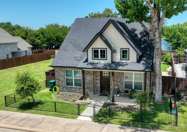 Homes for sale in Ferris, TX | 225 E 5th St, Ferris, TX 75125 | MLS# 21319059