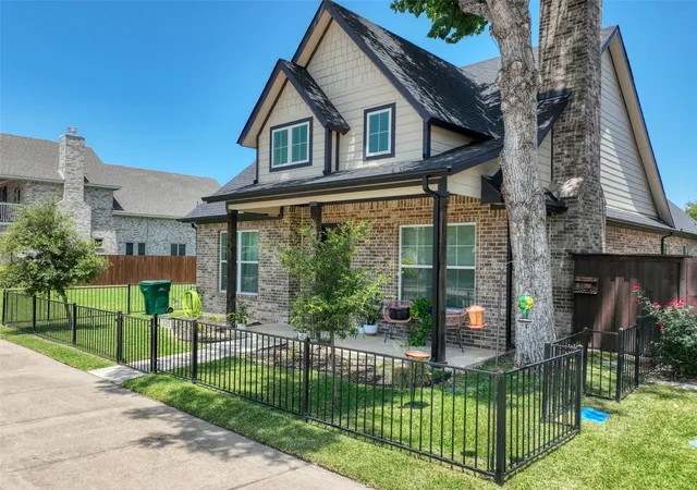 Homes for sale in Ferris, TX | 225 E 5Th St, Ferris, TX 75125 | MLS# 21319059