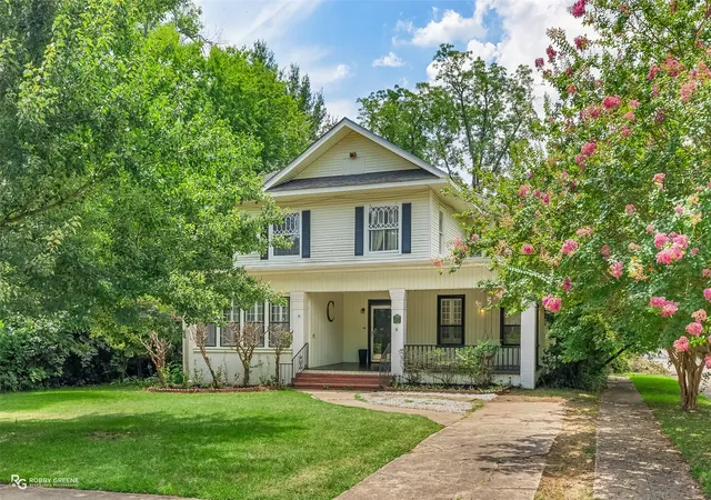 Photo 2 of Single family home for sale at 857 Prospect St, Shreveport, LA 71104 | MLS# 21320782 | Listing updated on 2026-08-22
