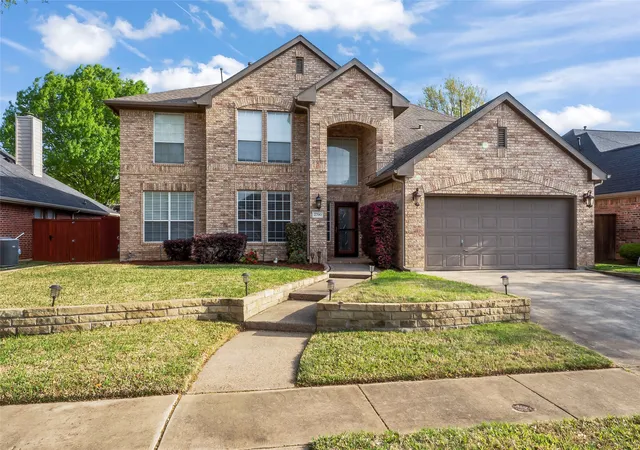 Photo 1 of Single family home for sale at 2700 Timberwood Dr, Flower Mound, TX 75028 | MLS# 21311503 | Listing updated on 2026-08-31