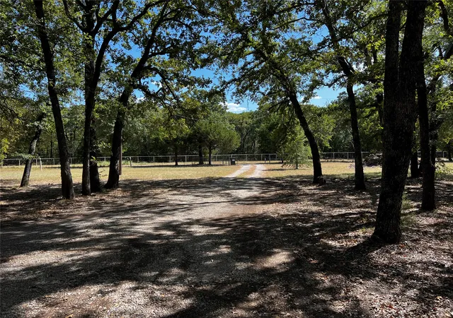 Photo 3 of Single family home for sale at 6070 County Road 4068, Kemp, TX 75143 | MLS# 21320953 | Listing updated on 2026-08-23