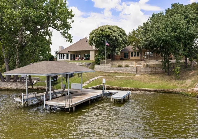 Single family home for sale at 105 Casas Del Sur St, Granbury, TX 76049 | MLS# 21319618