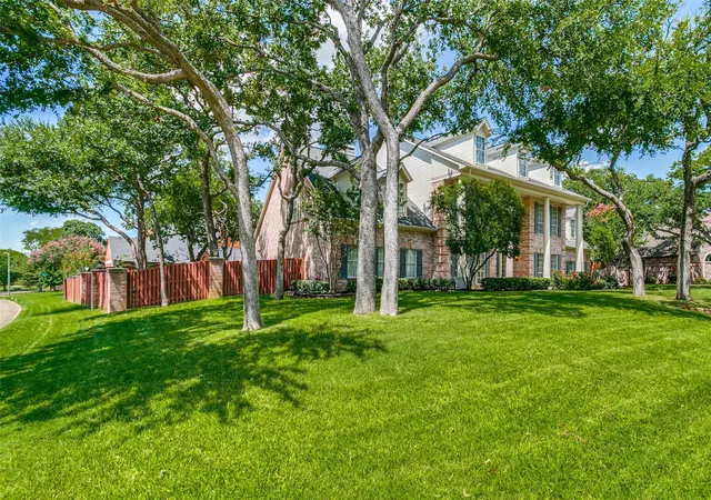 2nd image of 807 Ridgedale Ct, Southlake, TX 76092 | MLS# 21321331