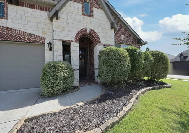 Homes for sale in Justin, TX | 213 Oakcrest Dr, Justin, TX 76247 | MLS# 21319263