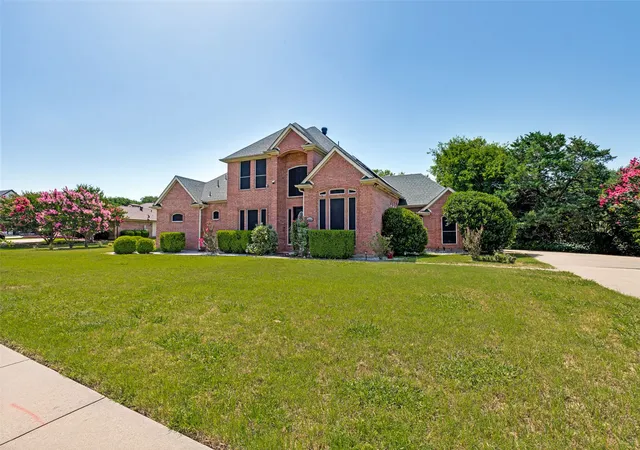Single family home for sale at 2828 S Lakeview Dr, Cedar Hill, TX 75104 | MLS# 21321639