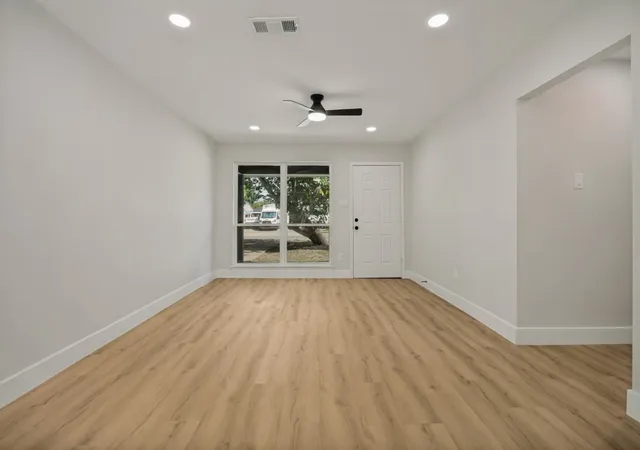 Photo 3 of Sale Pending at 4507 Scottsdale Dr, Mesquite, TX 75150 | MLS# 21321654 | Listing updated on 2026-07-26