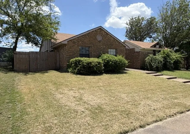 Photo 1 of Sale Pending at 431 Pogue St, Cedar Hill, TX 75104 | MLS# 21321657 | Listing updated on 2026-08-30