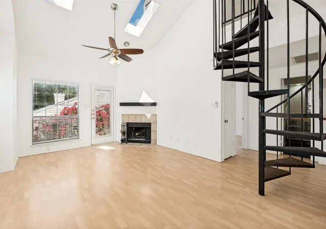 2nd image of 7151 Gaston Ave #902, Dallas, TX 75214 | MLS# 21320504