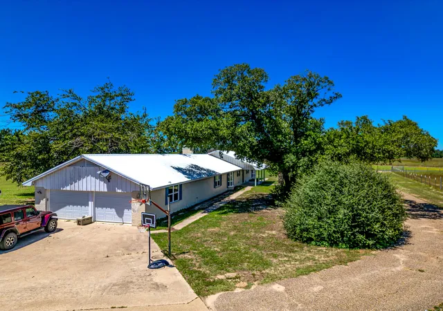 Photo 3 of Single family home for sale at 800 Vz County Road 4105, Canton, TX 75103 | MLS# 21321635 | Listing updated on 2026-07-17