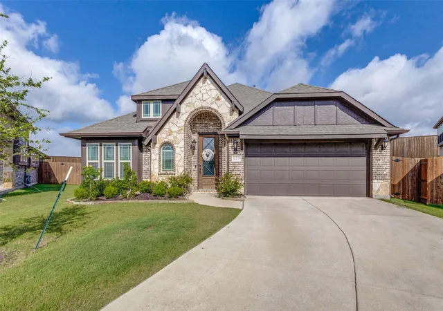 Photo 1 of Single family home for sale at 127 Woodlands Wy, Mesquite, TX 75181 | MLS# 21321685 | Listing updated on 2026-08-25