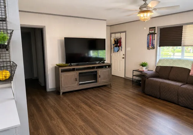 Photo 3 of Single family home for sale at 409 Poe St, Quitman, TX 75783 | MLS# 21321688 | Listing updated on 2026-10-04