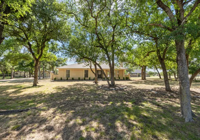 1st image of 800 Kings Gate Rd, Willow Park, TX 76087 | MLS# 21317246
