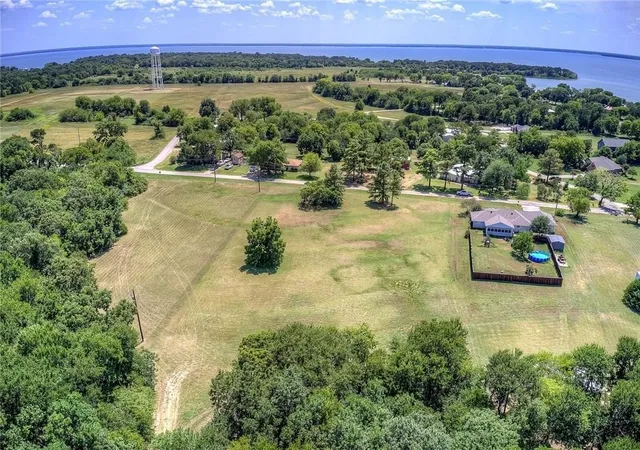 Homes for sale in East Tawakoni, TX | 206 Mohawk Trl, East Tawakoni, TX 75472 | MLS# 21321741
