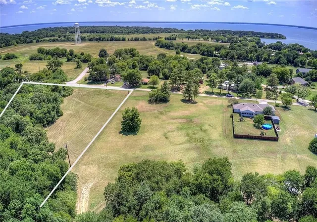Homes for sale in East Tawakoni, TX | 206 Mohawk Trl, East Tawakoni, TX 75472 | MLS# 21321741