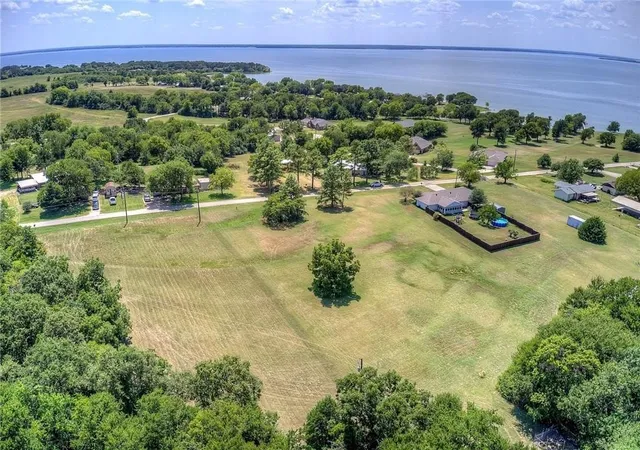Homes for sale in East Tawakoni, TX | 206 Mohawk Trl, East Tawakoni, TX 75472 | MLS# 21321741