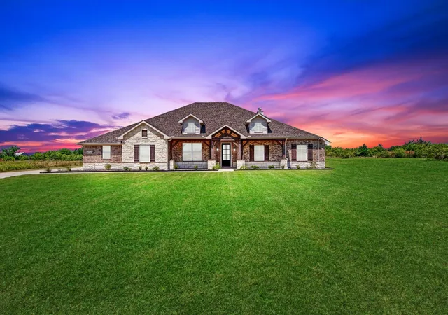 Photo 3 of Single family home for sale at 6276 Pyrenean Oak Ct, Royse City, TX 75189 | MLS# 21321186 | Listing updated on 2026-09-05