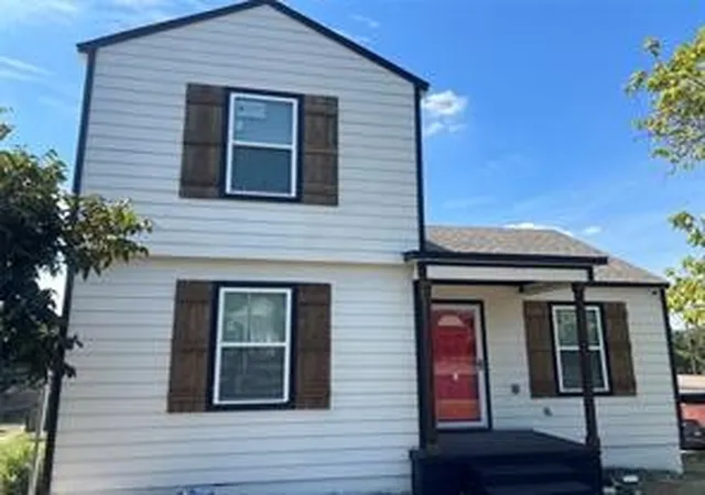 Photo 2 of Single family home for sale at 1403 S Marsalis Ave, Dallas, TX 75216 | MLS# 21319178 | Listing updated on 2026-10-29