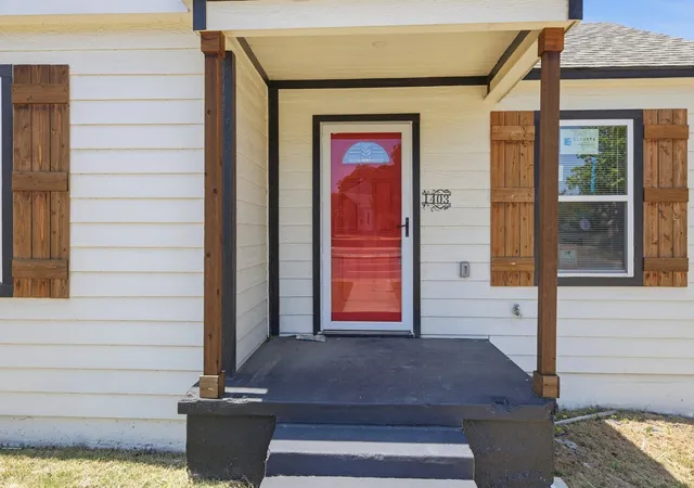 Photo 3 of Single family home for sale at 1403 S Marsalis Ave, Dallas, TX 75216 | MLS# 21319178 | Listing updated on 2026-10-29