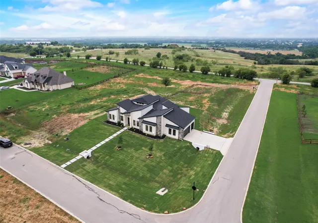 Photo 2 of Single family home for sale at 1700 Hamilton Ln, Justin, TX 76247 | MLS# 21321827 | Listing updated on 2026-07-06