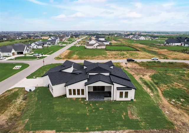 Photo 3 of Single family home for sale at 1700 Hamilton Ln, Justin, TX 76247 | MLS# 21321827 | Listing updated on 2026-07-06