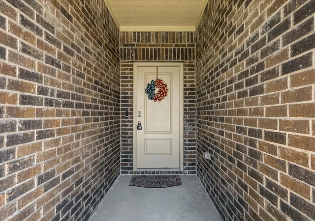 Photo 3 of Single family home for sale at 208 Redstone Ln, Caddo Mills, TX 75135 | MLS# 21321852 | Listing updated on 2026-08-29