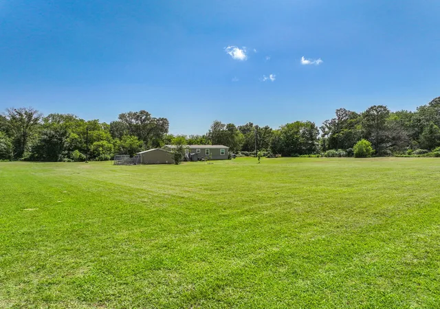 Photo 4 of Manufactured home for sale at 2721 County Road 3344, Pickton, TX 75471 | MLS# 21317416 | Listing updated on 2026-09-26