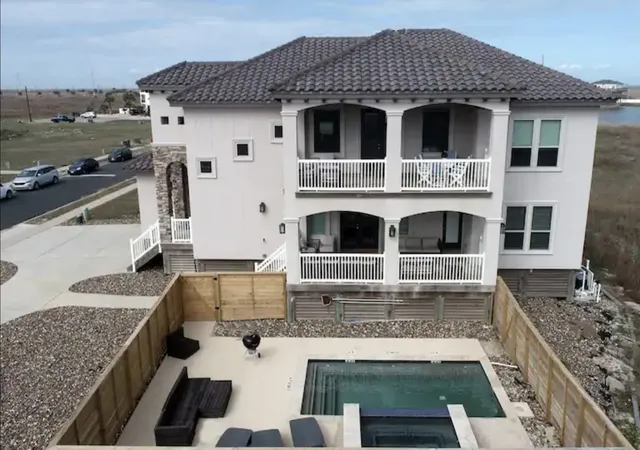 Photo 2 of Single family home for sale at 6501 Villa Castellon Dr, Port Aransas, TX 78373 | MLS# 21321910 | Listing updated on 2026-09-27
