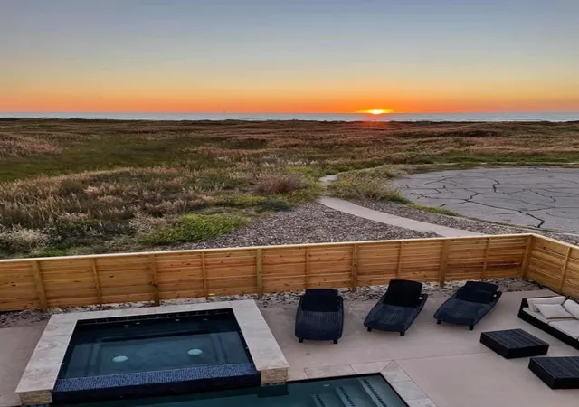 Photo 3 of Single family home for sale at 6501 Villa Castellon Dr, Port Aransas, TX 78373 | MLS# 21321910 | Listing updated on 2026-09-27