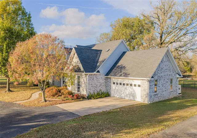 Homes for sale in Mount Vernon, TX | 1032 W Fm 900, Mount Vernon, TX 75457 | MLS# 21321922