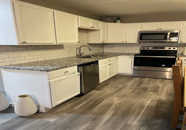 Photo 3 of Single family home for sale at 1000 S Spears St, Alvarado, TX 76009 | MLS# 21321930 | Listing updated on 2026-08-22