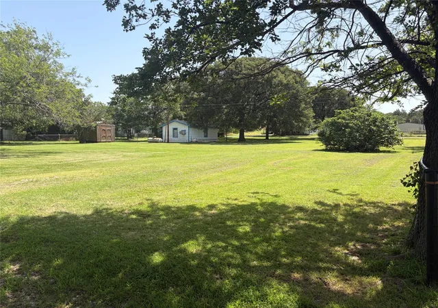 Homes for sale in Gordonville, TX | 70 Seminole Dr, Gordonville, TX 76245 | MLS# 21321974