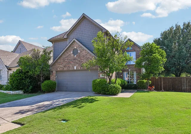 Homes for sale in Bedford, TX | 2204 Wembley Wood Ln, Bedford, TX 76022 | MLS# 21321988