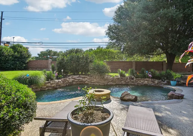 Homes for sale in Bedford, TX | 2204 Wembley Wood Ln, Bedford, TX 76022 | MLS# 21321988