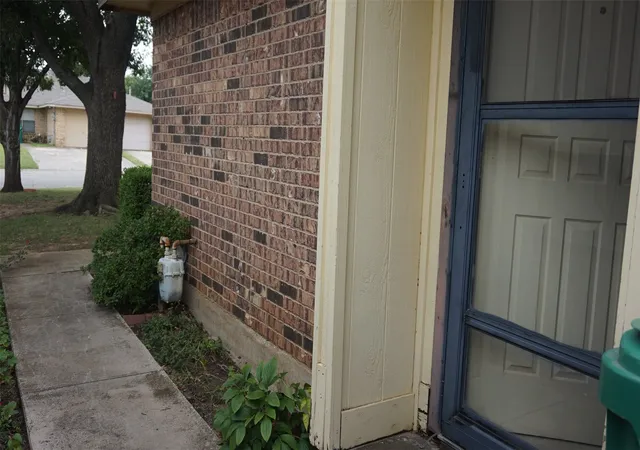 Photo 2 of Sale Pending at 417 Gabe Ct, Denton, TX 76207 | MLS# 21321850 | Listing updated on 2026-08-27