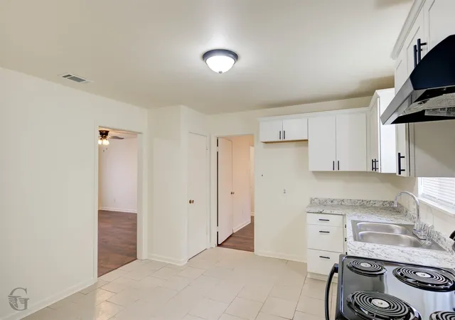 Photo 3 of Single family home for sale at 3413 Fernwood Ln, Shreveport, LA 71108 | MLS# 21321996 | Listing updated on 2026-08-24