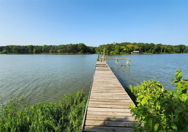 Photo 2 of Sale Pending at 2021 Lake Highland E, Quinlan, TX 75474 | MLS# 21321993 | Listing updated on 2026-09-01