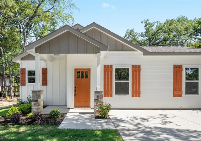 Photo 1 of Single family home for sale at 6136 Apache Dr, Mabank, TX 75156 | MLS# 21322059 | Listing updated on 2026-09-24
