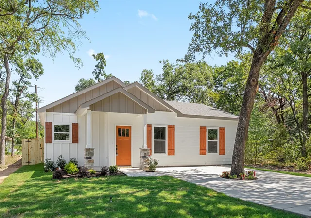 Photo 2 of Single family home for sale at 6136 Apache Dr, Mabank, TX 75156 | MLS# 21322059 | Listing updated on 2026-09-24