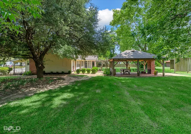 Photo 3 of Single family home for sale at 331 Gray St, Belcher, LA 71004 | MLS# 21322063 | Listing updated on 2026-10-07