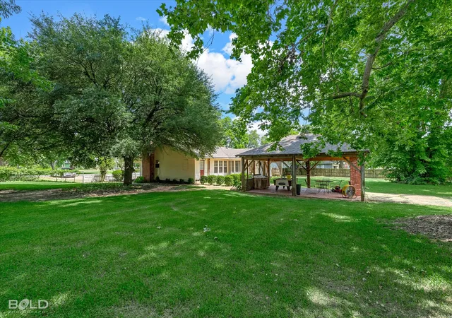 Photo 4 of Single family home for sale at 331 Gray St, Belcher, LA 71004 | MLS# 21322063 | Listing updated on 2026-10-07