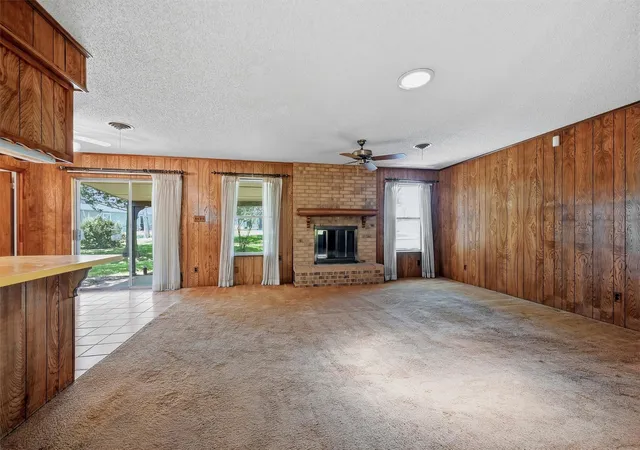 Photo 4 of Single family home for sale at 100 Mohican Trl, Gainesville, TX 76240 | MLS# 21322060 | Listing updated on 2026-08-22