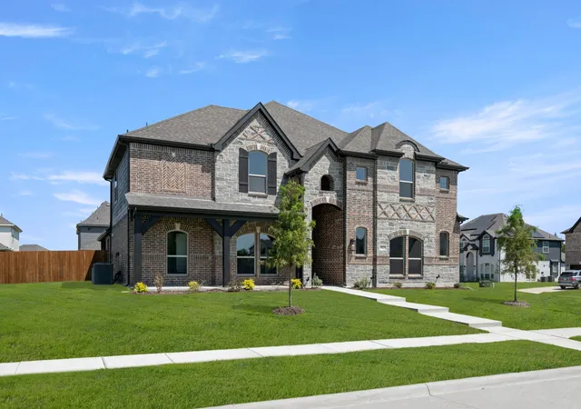 Photo 2 of Sale Pending at 1823 Marlow Dr, Cedar Hill, TX 75104 | MLS# 21322064 | Listing updated on 2026-09-21